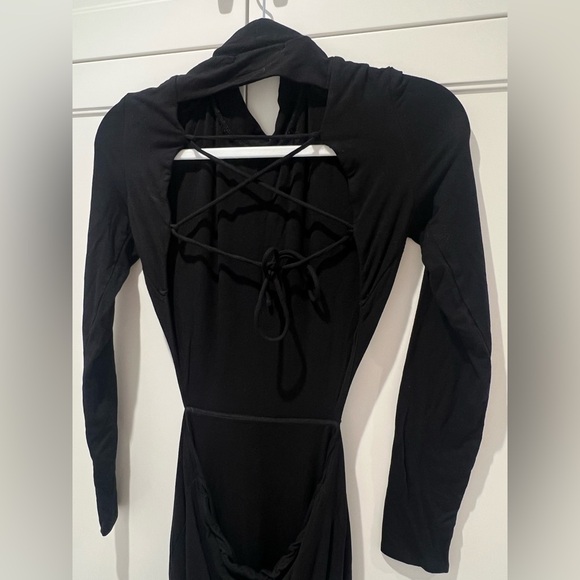 Dynamite Black Open Back Long Sleeve Midi Dress - Picture 4 of 6